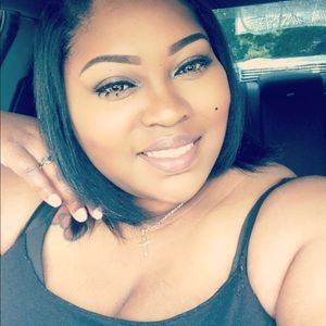 Meet your Posher, Alissa